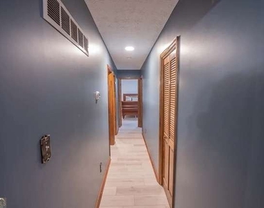 200 Mary Lynn Lane - Photo Thumbnail 23