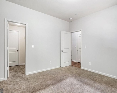 4043 Avalon Road Sw - Photo Thumbnail 5