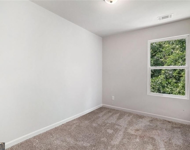 4043 Avalon Road Sw - Photo Thumbnail 7