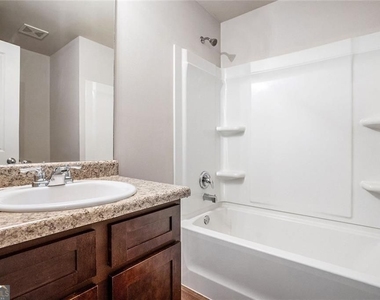 4043 Avalon Road Sw - Photo Thumbnail 9