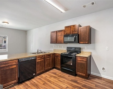 4043 Avalon Road Sw - Photo Thumbnail 4