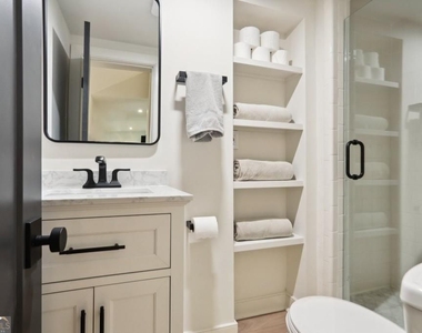 1007 Somerset Drive Nw - Photo Thumbnail 17