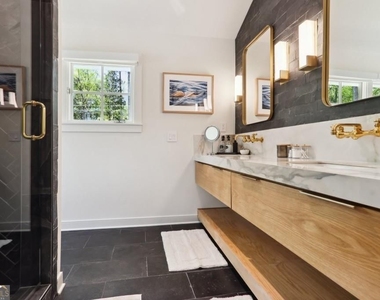 1007 Somerset Drive Nw - Photo Thumbnail 15