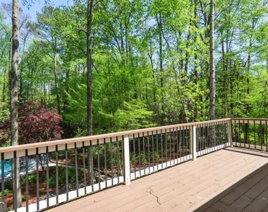 1007 Somerset Drive Nw - Photo Thumbnail 16