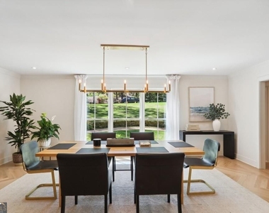 1007 Somerset Drive Nw - Photo Thumbnail 6