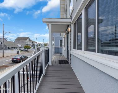 117 Harding Avenue - Photo Thumbnail 2