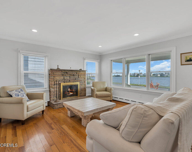 305 North Boulevard - Photo Thumbnail 3