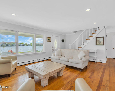 305 North Boulevard - Photo Thumbnail 4