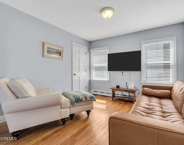 305 North Boulevard - Photo Thumbnail 8