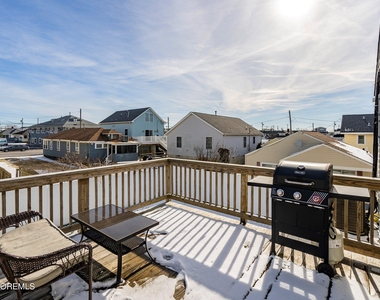 212 Randall Avenue - Photo Thumbnail 9