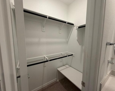 2521 Birchcrest Drive - Photo Thumbnail 15