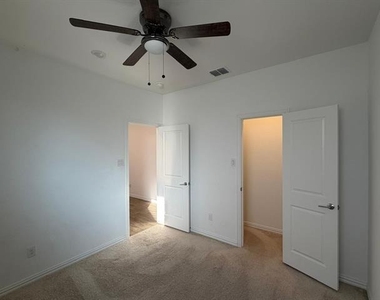 2521 Birchcrest Drive - Photo Thumbnail 11
