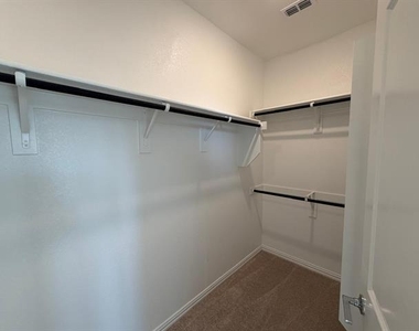 2521 Birchcrest Drive - Photo Thumbnail 27