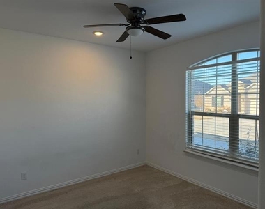 2521 Birchcrest Drive - Photo Thumbnail 5