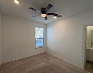 2521 Birchcrest Drive - Photo Thumbnail 13