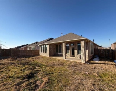 2521 Birchcrest Drive - Photo Thumbnail 32