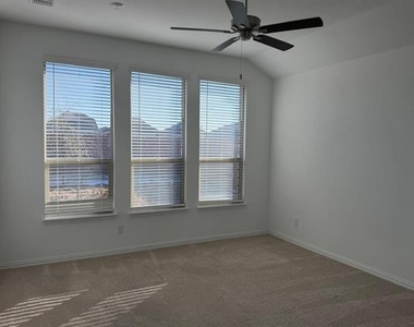 2521 Birchcrest Drive - Photo Thumbnail 22