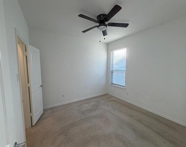 2521 Birchcrest Drive - Photo Thumbnail 9