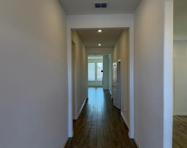 2521 Birchcrest Drive - Photo Thumbnail 4