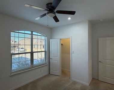 2521 Birchcrest Drive - Photo Thumbnail 6