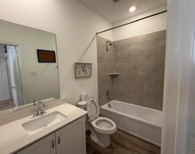 2521 Birchcrest Drive - Photo Thumbnail 14