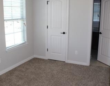 208 W Lake Avenue - Photo Thumbnail 10