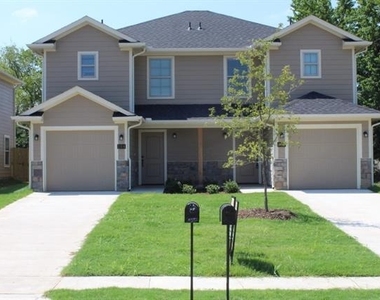 208 W Lake Avenue - Photo Thumbnail 1