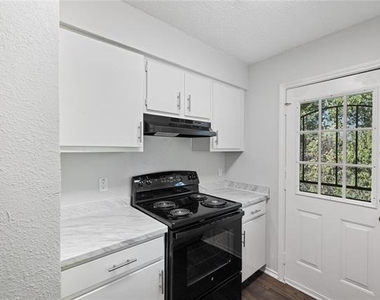 2540 Avenue H - Photo Thumbnail 7