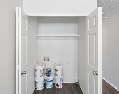 2540 Avenue H - Photo Thumbnail 8