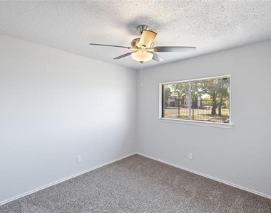 2540 Avenue H - Photo Thumbnail 12