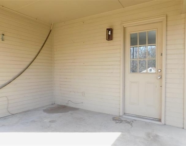 2214 Bernard Street - Photo Thumbnail 13