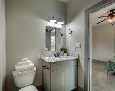 600 Maple Street - Photo Thumbnail 20
