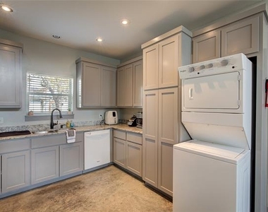 600 Maple Street - Photo Thumbnail 15