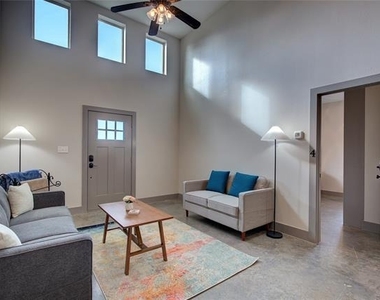 600 Maple Street - Photo Thumbnail 5