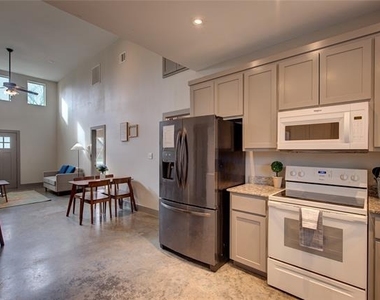 600 Maple Street - Photo Thumbnail 16