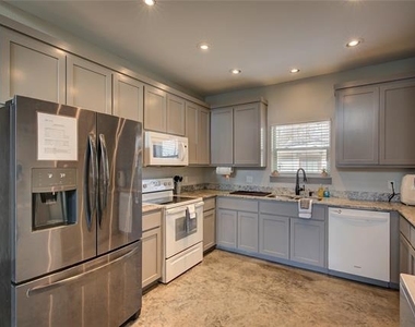 600 Maple Street - Photo Thumbnail 12