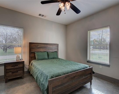 600 Maple Street - Photo Thumbnail 17
