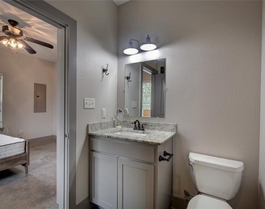 600 Maple Street - Photo Thumbnail 25