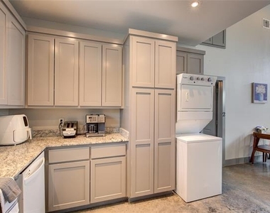 600 Maple Street - Photo Thumbnail 14
