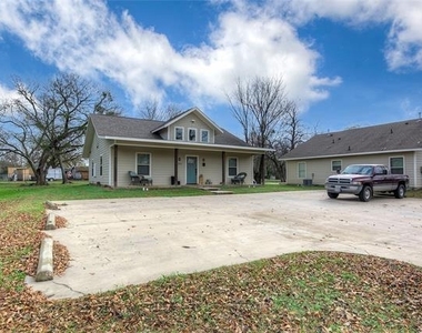 600 Maple Street - Photo Thumbnail 33