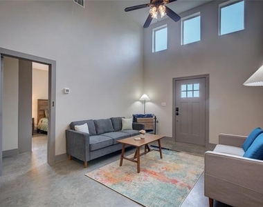 600 Maple Street - Photo Thumbnail 4