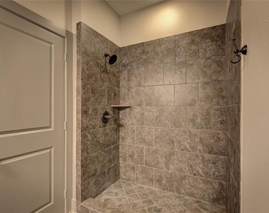 600 Maple Street - Photo Thumbnail 30