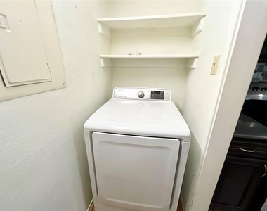 1450 Meadowood Village Drive - Photo Thumbnail 13