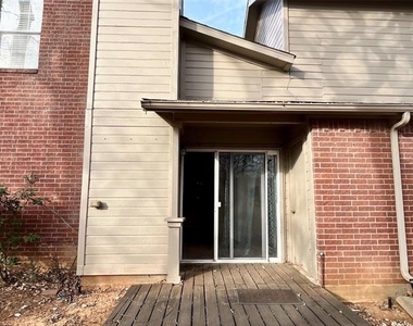 1450 Meadowood Village Drive - Photo Thumbnail 15