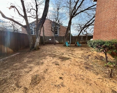 1450 Meadowood Village Drive - Photo Thumbnail 16