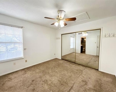 1450 Meadowood Village Drive - Photo Thumbnail 10