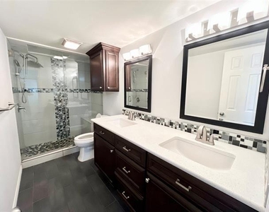 1450 Meadowood Village Drive - Photo Thumbnail 11