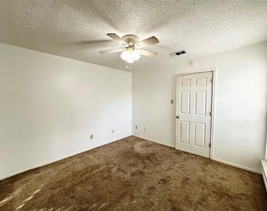 1450 Meadowood Village Drive - Photo Thumbnail 6