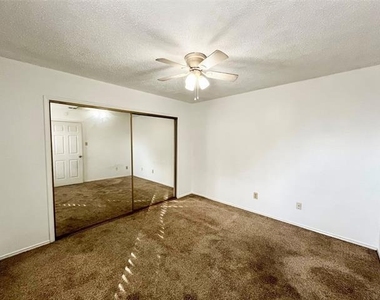 1450 Meadowood Village Drive - Photo Thumbnail 5