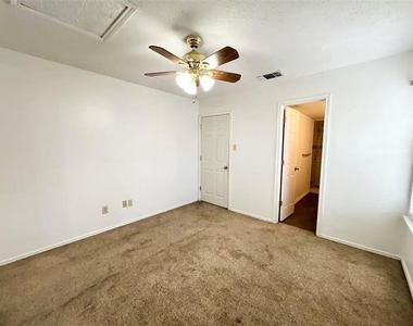 1450 Meadowood Village Drive - Photo Thumbnail 9